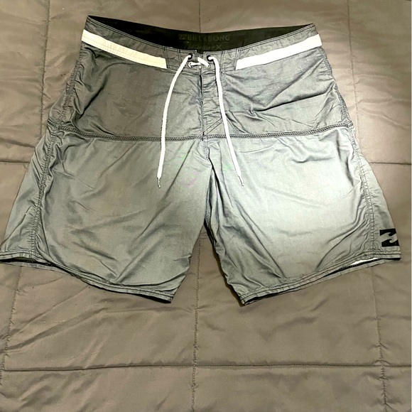 Billabong Platinum Stretch shorts, men’s 32 - Picture 1 of 4
